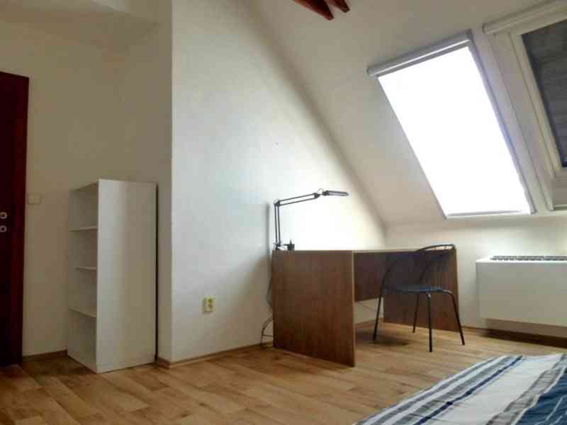 1.lůžkový pokoj v 2+1, studentka (student), RD, Gogolova - foto 3