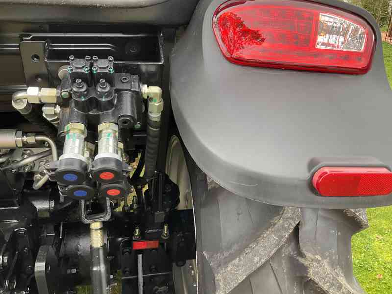 Traktor LOVOL M754, o výkonu 75 HP s kabinou - foto 4