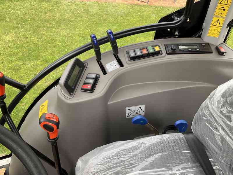 Traktor LOVOL M754, o výkonu 75 HP s kabinou - foto 7