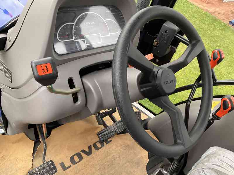 Traktor LOVOL M754, o výkonu 75 HP s kabinou - foto 6