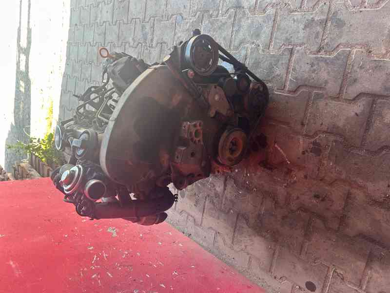 Motor 1,9TDI AGR 66KW VW Golf IV kompletní motor - foto 2