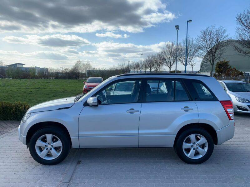 Suzuki Grand Vitara 2.4 Comfort Aut. benzín 124kw - foto 12