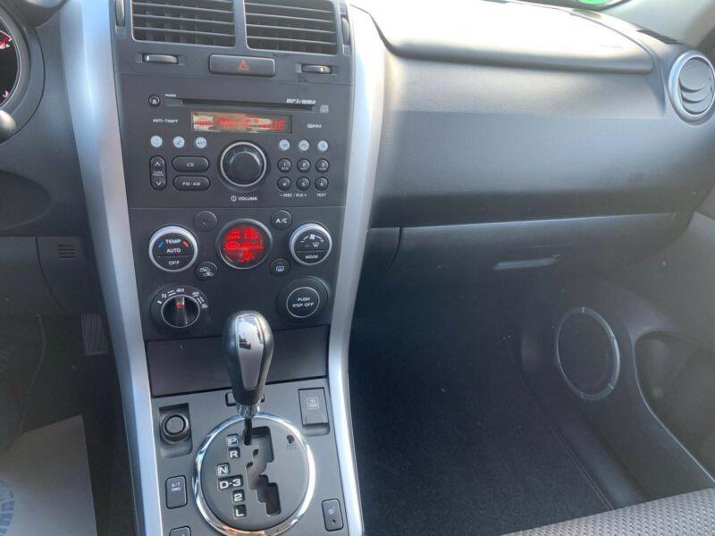 Suzuki Grand Vitara 2.4 Comfort Aut. benzín 124kw - foto 14