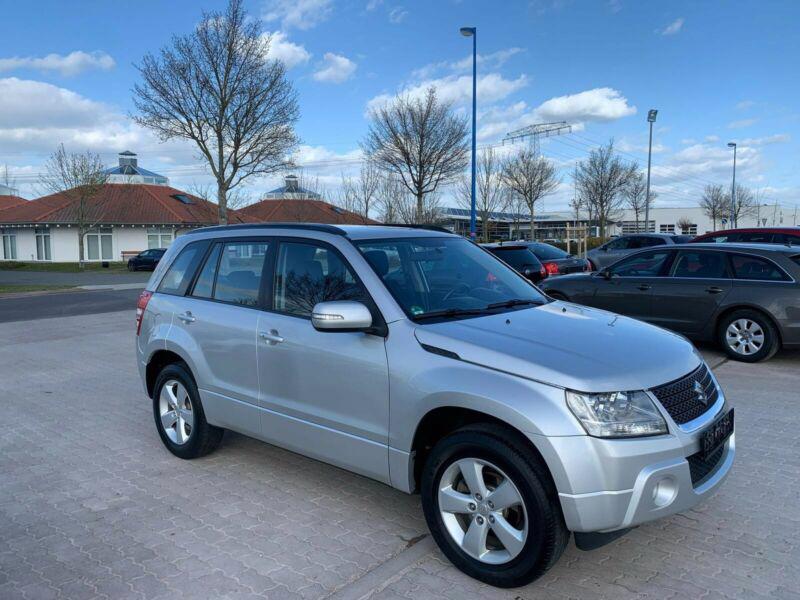 Suzuki Grand Vitara 2.4 Comfort Aut. benzín 124kw - foto 4
