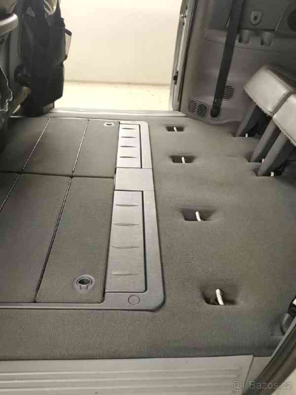 Chrysler Grand Voyager 2,8   limited stown n Go - foto 17