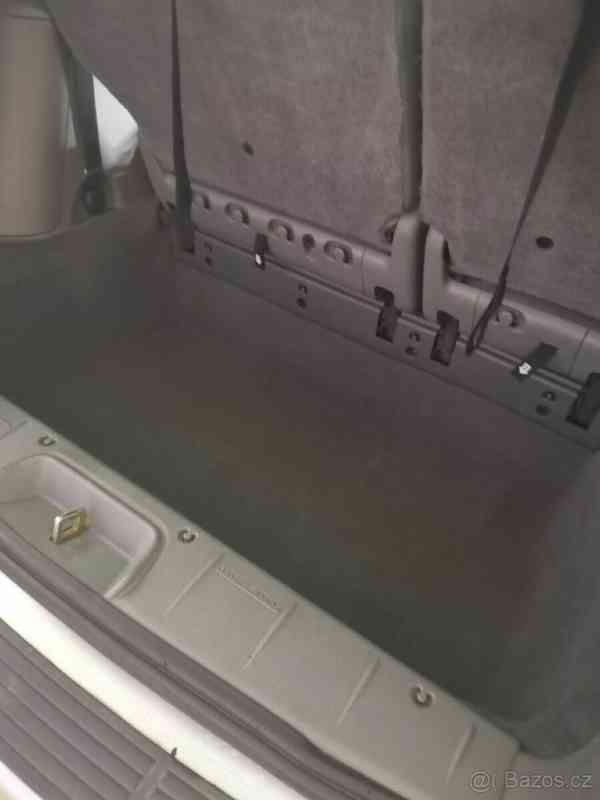 Chrysler Grand Voyager 2,8   limited stown n Go - foto 16