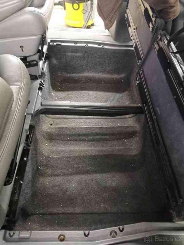 Chrysler Grand Voyager 2,8   limited stown n Go - foto 14