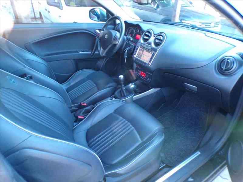 Alfa Romeo Mito 1,6 JTD 88KW NAVI,KŮŽE,SER.KNIHA - foto 14