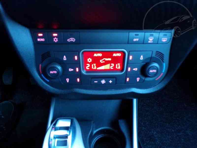 Alfa Romeo Mito 1,6 JTD 88KW NAVI,KŮŽE,SER.KNIHA - foto 8