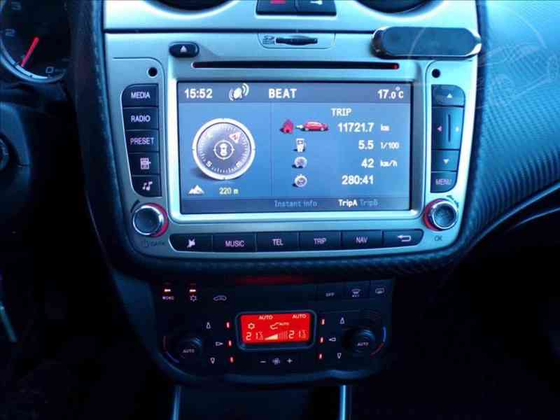 Alfa Romeo Mito 1,6 JTD 88KW NAVI,KŮŽE,SER.KNIHA - foto 6