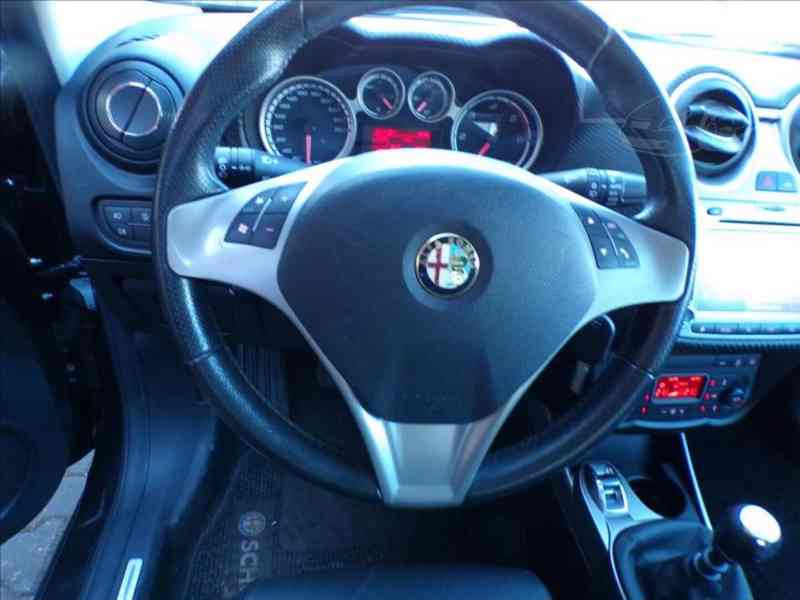 Alfa Romeo Mito 1,6 JTD 88KW NAVI,KŮŽE,SER.KNIHA - foto 9