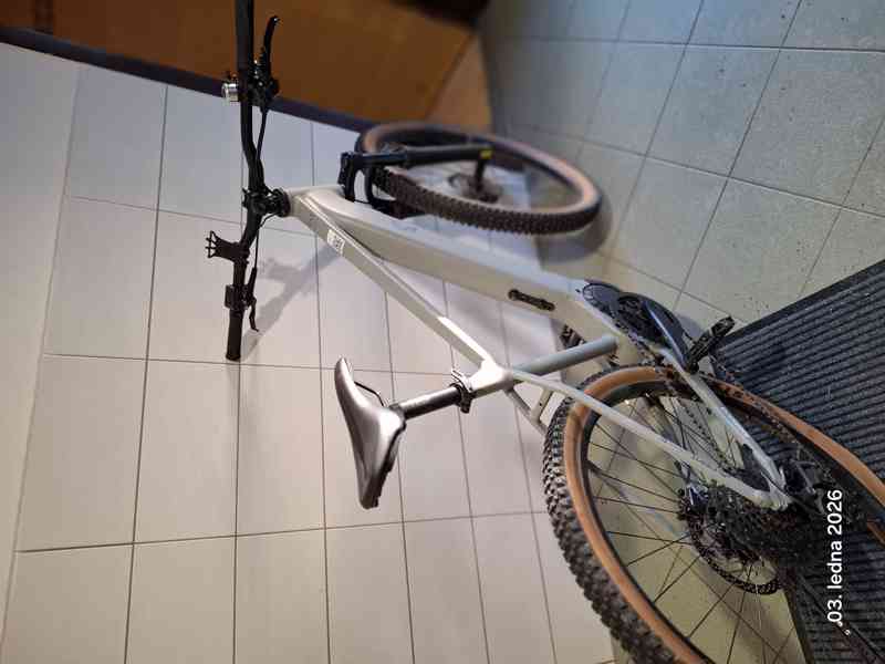 Zánovní horské elektrokolo PEAK 709 + příslušenství - foto 2