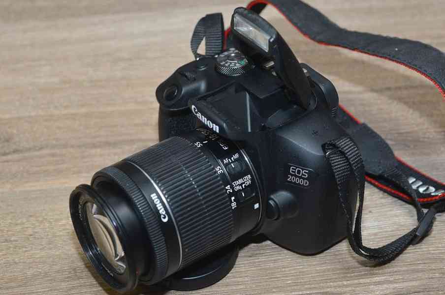 Canon EOS 2000D + EFS 18-55mm IS STM *300 Exp. - foto 7