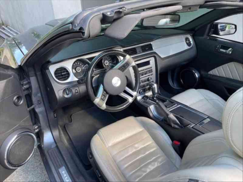 Ford Mustang 3,7   V6 - foto 6