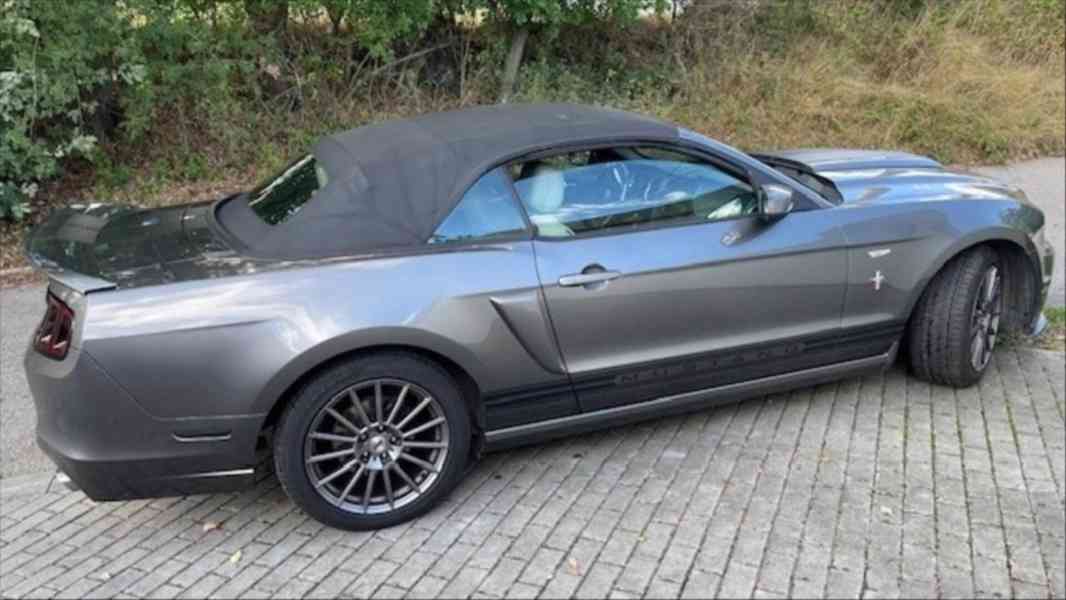 Ford Mustang 3,7   V6 - foto 1