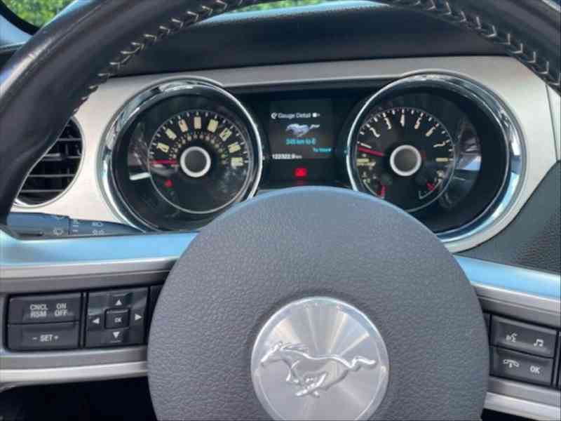 Ford Mustang 3,7   V6 - foto 4