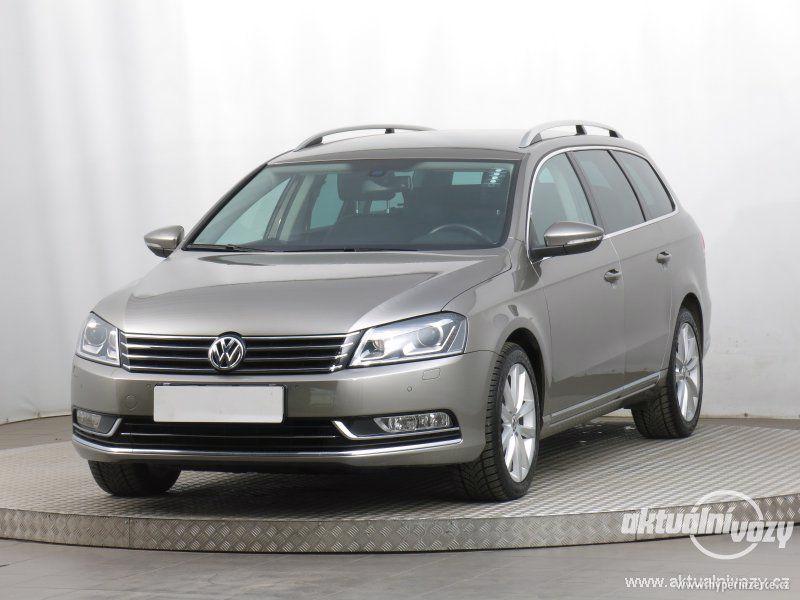 Volkswagen Passat 2.0, nafta, r.v. 2014 - foto 19