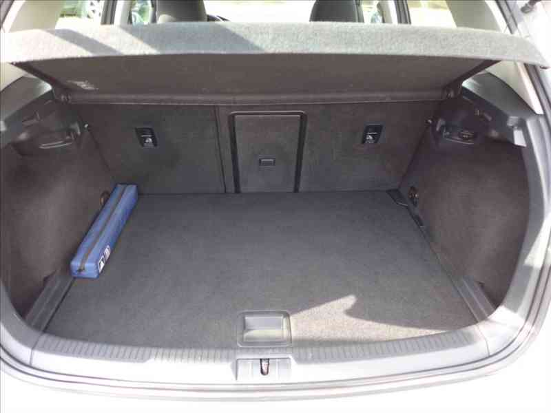 Volkswagen Golf 1,6 TDI HIGHLINE, 1.MAJITEL - foto 8