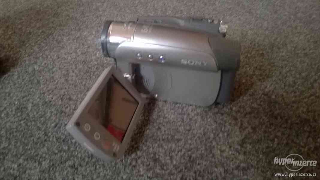 Kamera Sony mini DV Handycam LCD ,skoro nepoužívaná !! - foto 3