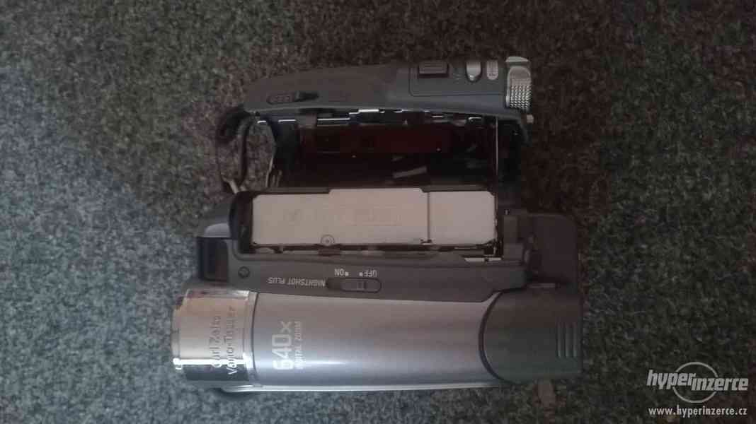 Kamera Sony mini DV Handycam LCD ,skoro nepoužívaná !! - foto 8