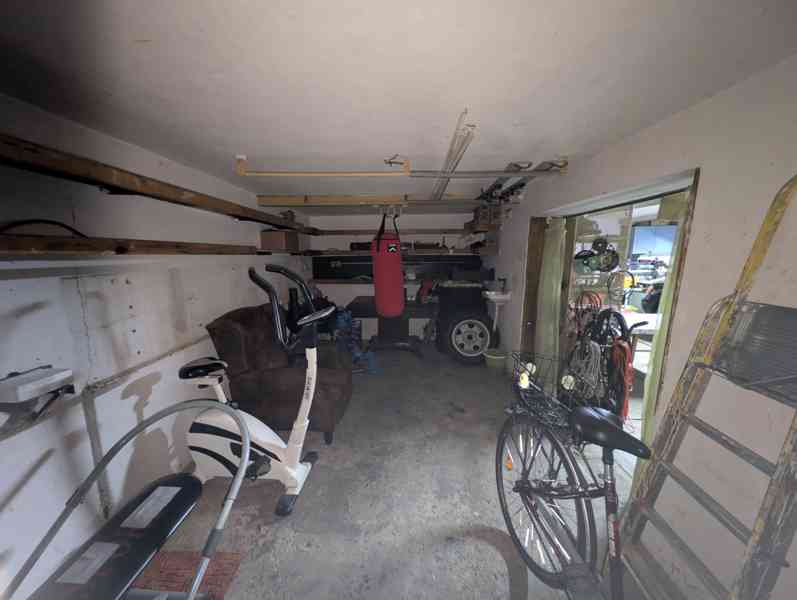 Prodej 1/2 RD se samostatnou BJ 3+1 s garáží, sklepem a 2+kk - foto 18