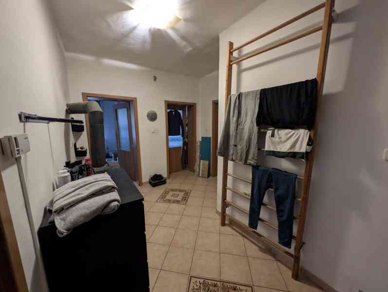 Prodej 1/2 RD se samostatnou BJ 3+1 s garáží, sklepem a 2+kk - foto 10