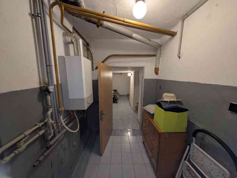 Prodej 1/2 RD se samostatnou BJ 3+1 s garáží, sklepem a 2+kk - foto 20