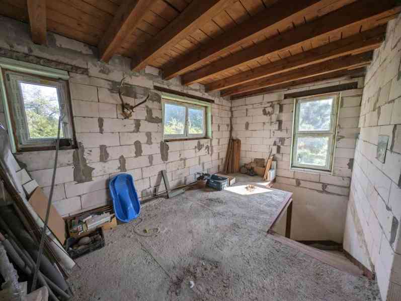 Prodej 1/2 RD se samostatnou BJ 3+1 s garáží, sklepem a 2+kk - foto 22