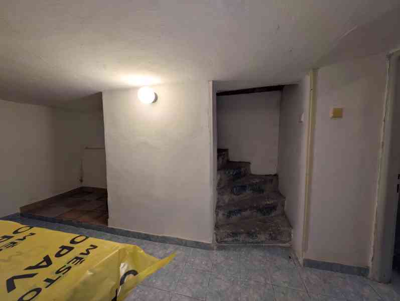 Prodej 1/2 RD se samostatnou BJ 3+1 s garáží, sklepem a 2+kk - foto 19