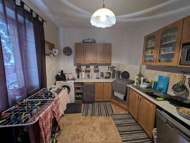 Prodej 1/2 RD se samostatnou BJ 3+1 s garáží, sklepem a 2+kk - foto 16