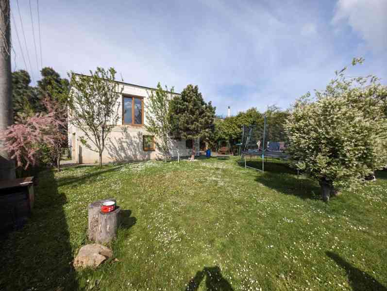 Prodej 1/2 RD se samostatnou BJ 3+1 s garáží, sklepem a 2+kk - foto 4