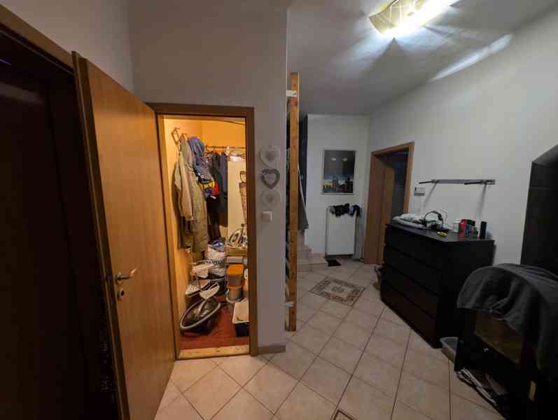 Prodej 1/2 RD se samostatnou BJ 3+1 s garáží, sklepem a 2+kk - foto 9