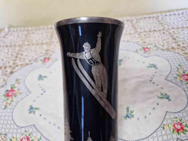 Zajímavá černá Váza Lyžař Skoky na Lyžích Burkert - foto 4