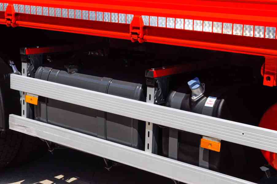 MERCEDES BENZ AXOR 1824 TŘÍSTRANNÝ SKLÁPĚČ - VYKLÁPĚČ EURO5 - foto 17