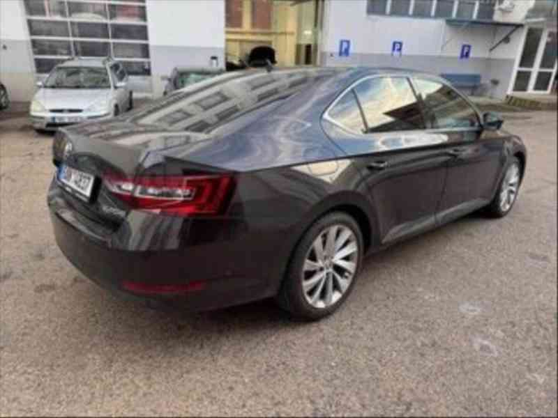 Škoda Superb 2,0   rok výroby: 2017 výkon: 110KW - foto 3