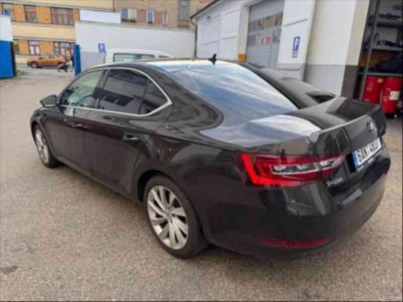 Škoda Superb 2,0   rok výroby: 2017 výkon: 110KW - foto 6