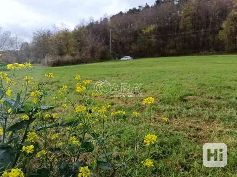 Pozemek zahrady 957m2 přímo v Chvalnově  - foto 21