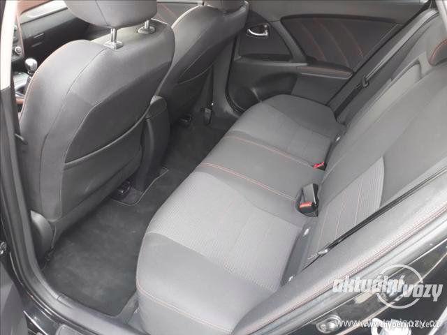 Toyota Avensis 1.8, benzín,  2017, navigace - foto 8