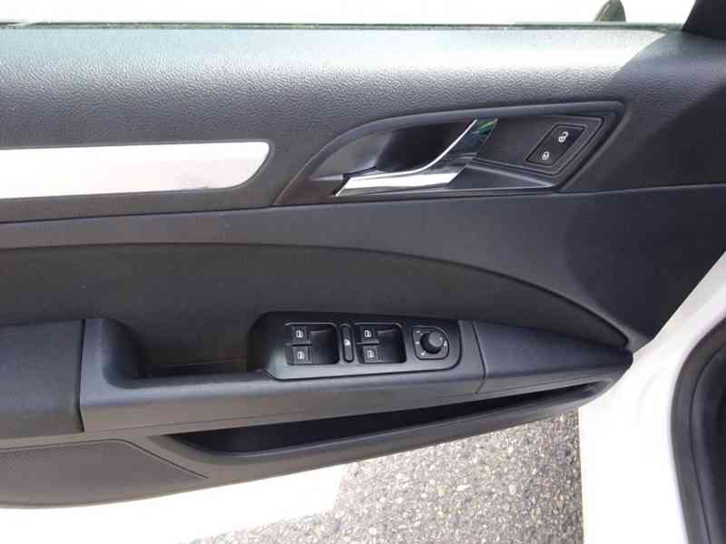 Škoda Superb 2.0 TDI r.v.2012 - foto 6