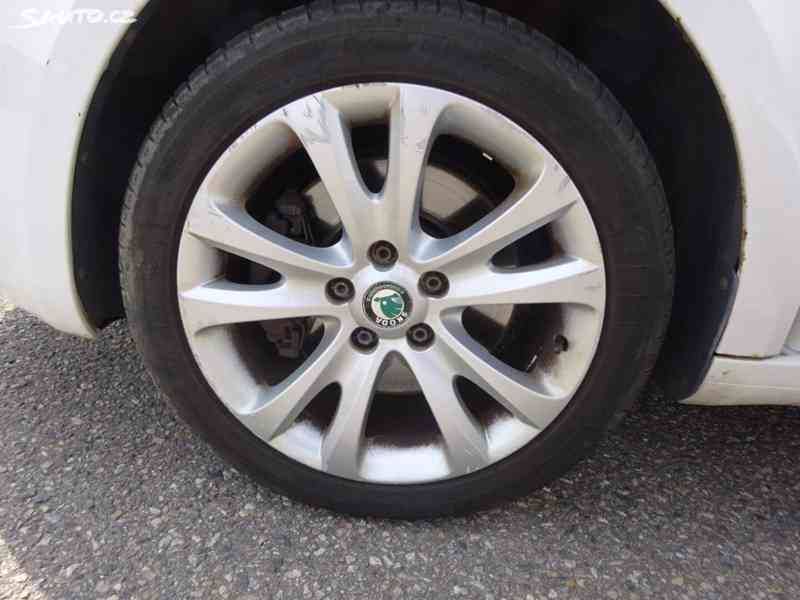 Škoda Superb 2.0 TDI r.v.2012 - foto 19