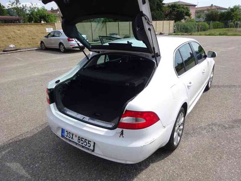 Škoda Superb 2.0 TDI r.v.2012 - foto 17