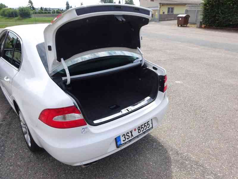 Škoda Superb 2.0 TDI r.v.2012 - foto 16