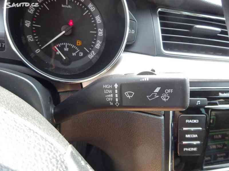 Škoda Superb 2.0 TDI r.v.2012 - foto 10