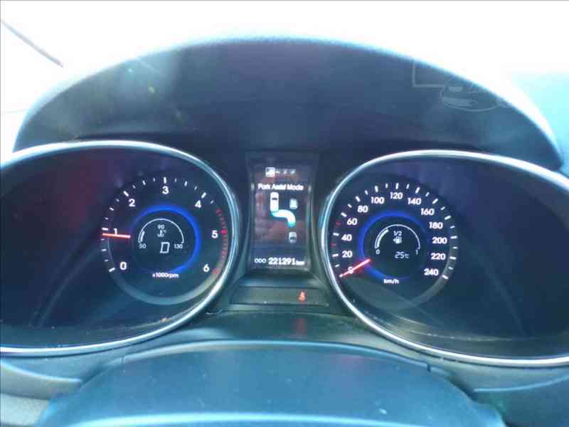 Hyundai Grand Santa Fe 2,2 CRDI 7 MÍST,TAŽNÉ ZAŘÍZENÍ - foto 19