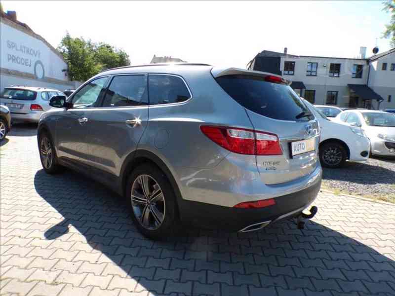 Hyundai Grand Santa Fe 2,2 CRDI 7 MÍST,TAŽNÉ ZAŘÍZENÍ - foto 3