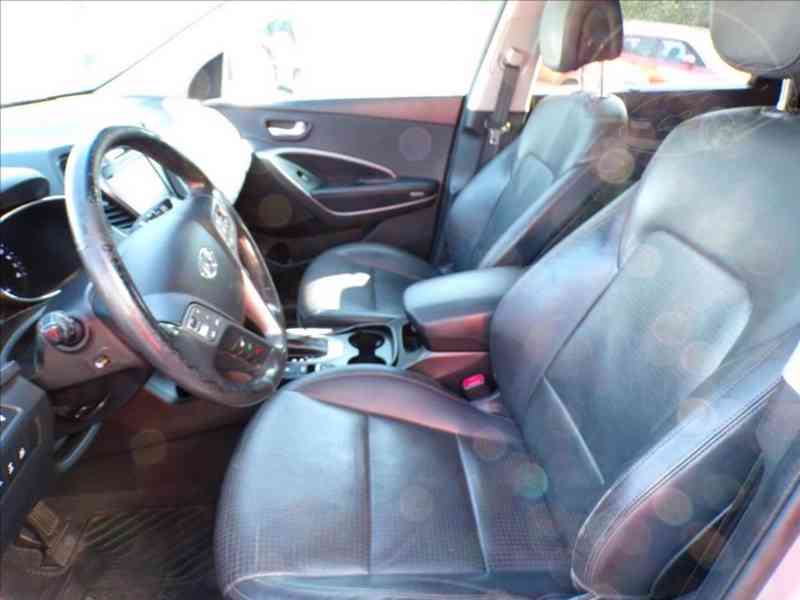 Hyundai Grand Santa Fe 2,2 CRDI 7 MÍST,TAŽNÉ ZAŘÍZENÍ - foto 10