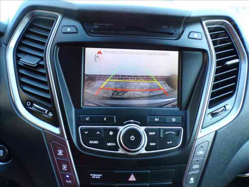 Hyundai Grand Santa Fe 2,2 CRDI 7 MÍST,TAŽNÉ ZAŘÍZENÍ - foto 7
