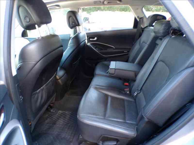Hyundai Grand Santa Fe 2,2 CRDI 7 MÍST,TAŽNÉ ZAŘÍZENÍ - foto 11