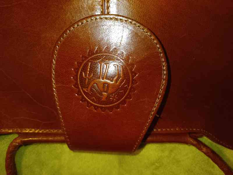 Prodám DÁMSKOU KOŽENOU HNĚDOU KABELKU - foto 7