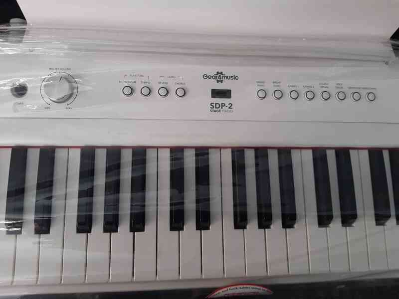 El. Piano SDP-2 by Gear4music + stojan, Sustain pedal, Sluch - foto 2